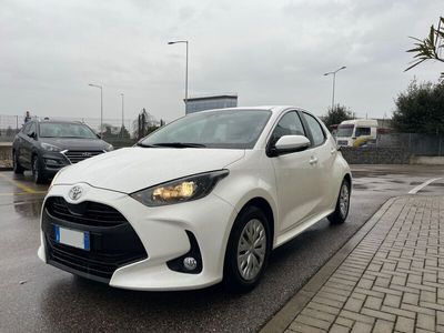 usata Toyota Yaris Yaris1.0 Active- neopatentati - IVA ESPOSTA