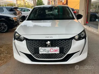 Usata Peugeot 208 Active 56 kW (77 CV) 2022 Bianco Utilitaria