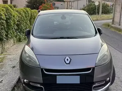 Usata Renault Scénic III XMOD 110 CV (80 kW) 2014 Bluazzurro Monovolume