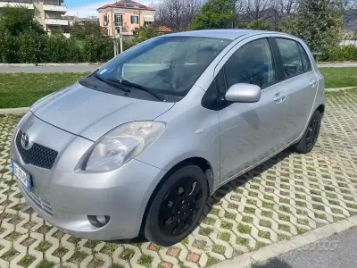Gebraucht Toyota Yaris Sol 69 PS (50 kW) 2007 Grau Kleinwagen