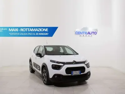 Używany Citroën C3 Feel 102 KM (75 kW) 2022 Biały Sedan/Limuzyna