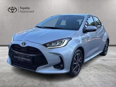 Usata Toyota Yaris Hybrid Trend 116 CV (85 kW) 2020 Grigio Berlina