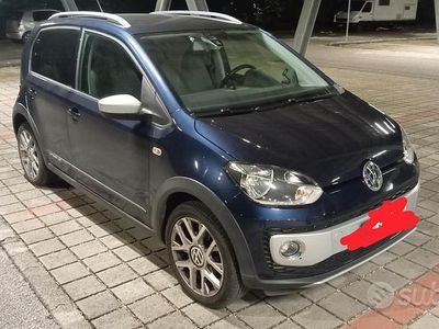 Usata VW up! 75 CV (55 kW) 2015 Blu Utilitaria