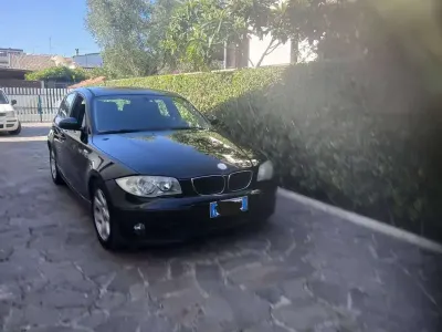 Usata BMW 118 122 CV (89 kW) 2005 Grigio Utilitaria