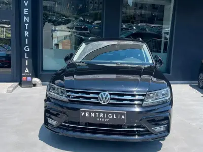 Usata VW Tiguan R-line 150 CV (110 kW) 2020 Nero SUV