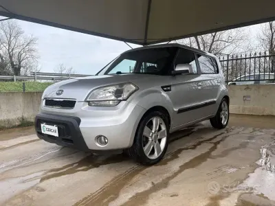 Usata Kia Soul Active 126 CV (92 kW) 2010 Grigio SUV