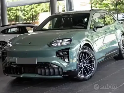 Usata Porsche Cayenne Turbo 319 kW (435 CV) 2026 Verde SUV