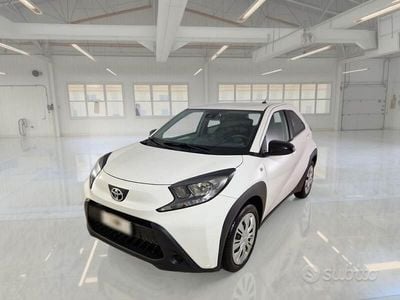 Gebraucht Toyota Aygo X Active 72 PS (52 kW) 2022 Weiß SUV