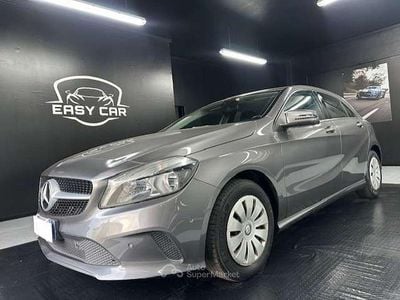 Usata Mercedes A160 90 CV (66 kW) 2016 Grigio montagna Berlina