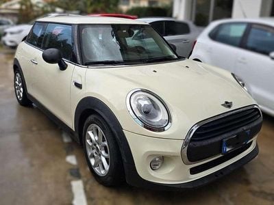 Usata Mini ONE 102 CV (75 kW) 2016 Beige Utilitaria
