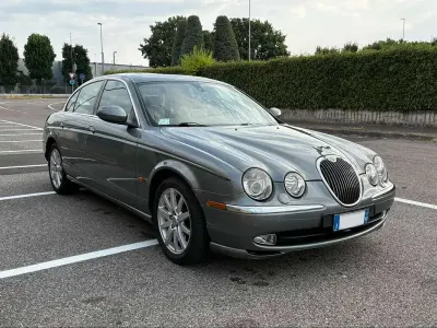 Usata Jaguar S-Type S 298 CV (219 kW) 2002 Grigio Berlina