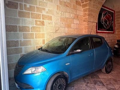 Usata Lancia Ypsilon 85 CV (62 kW) 2014 Blu Utilitaria