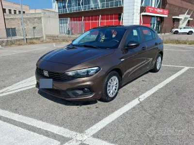 Usata Fiat Tipo 76 CV (55 kW) 2021 Marrone Berlina