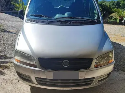 Usata Fiat Multipla 120 CV (88 kW) 2006 Grigio Monovolume