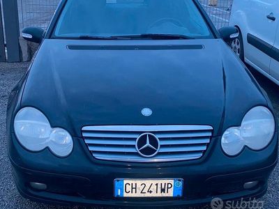 Usata Mercedes C220 143 CV (105 kW) 2003 Nero Coupé