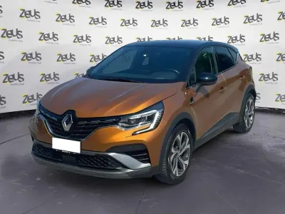 Usata Renault Captur RS Line 143 CV (105 kW) 2022 Arancione SUV