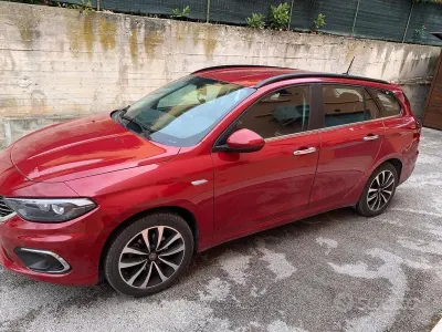 Usata Fiat Tipo Lounge 120 CV (88 kW) 2020 Rosso Station wagon