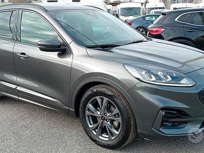 Usata Ford Kuga 120 CV (88 kW) 2022 Grigio SUV