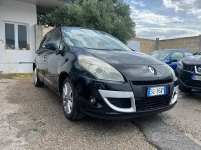 Usata Renault Scénic III Luxe 110 CV (80 kW) 2011 Nero Monovolume