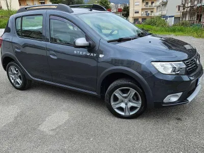 Usata Dacia Sandero Comfort 95 CV (69 kW) 2019 Grigio Berlina