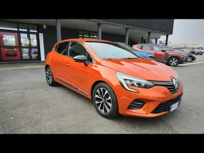 Usata Renault Clio Techno 91 CV (66 kW) 2023 Blu Utilitaria