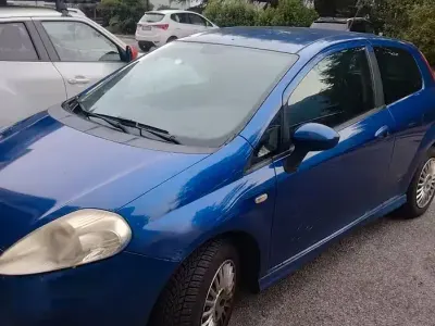 Usata Fiat Grande Punto 95 CV (69 kW) 2006 Bluazzurro Utilitaria
