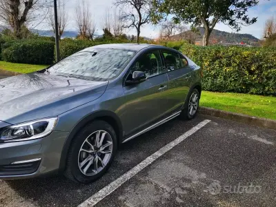 Usata Volvo S60 150 CV (110 kW) 2018 Grigio Berlina