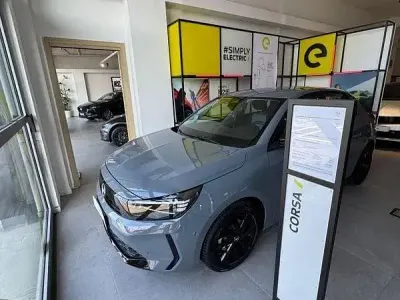 Nuova Opel Corsa 110 CV (80 kW) 2026 Grigio Utilitaria