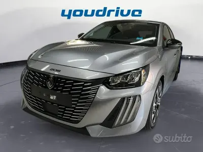 Usata Peugeot 208 Allure 101 CV (74 kW) 2025 Grigio Utilitaria
