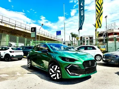 Nuova Renault Clio V Evolution 116 CV (85 kW) 2026 Verde Berlina