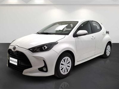 Usata Toyota Yaris Active 72 CV (52 kW) 2021 Bianco Utilitaria