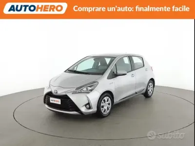 Brugt Toyota Yaris Hybrid 73 HK (53 kW) 2019 Grå Sedan