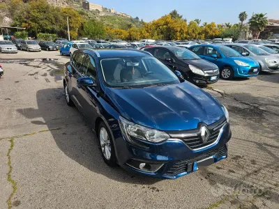 Brugt Renault Mégane IV Intens 110 HK (80 kW) 2018 Blå Sedan