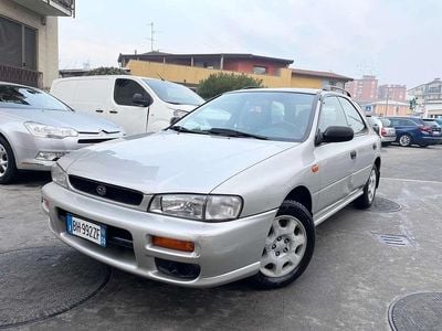 Usata Subaru Impreza 95 CV (69 kW) 2000 Argento Station wagon