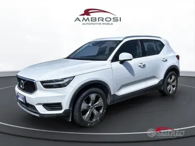 Usata Volvo XC40 Momentum 129 CV (94 kW) 2021 Bianco SUV