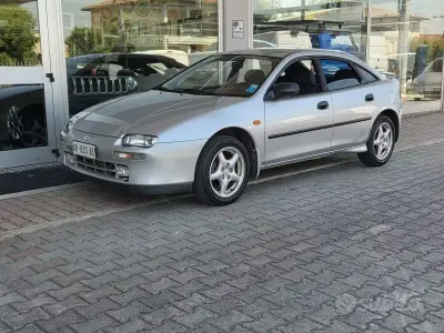 Usata Mazda 323F 144 CV (105 kW) 1997 Grigio Berlina