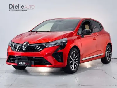 Usata Renault Clio Techno 101 CV (74 kW) 2025 Rosso passion metallizzato Utilitaria