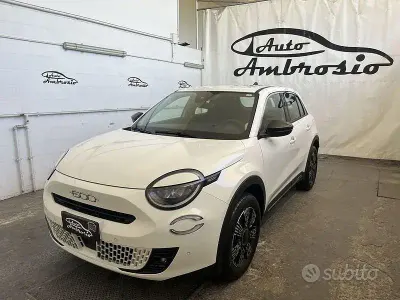 Usata Fiat 600 145 CV (106 kW) 2025 Bianco SUV