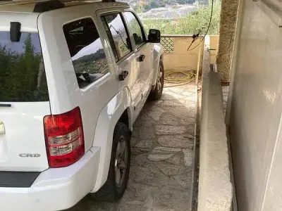 Usata Jeep Cherokee Limited 200 CV (147 kW) 2011 Bianco SUV
