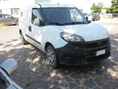 Usata Fiat Doblò 120 CV (88 kW) 2019 Bianco gelato Monovolume
