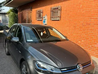 Usata VW e-Golf 100 kW (136 CV) 2020 Grigio Utilitaria