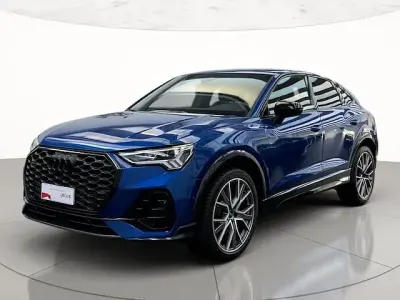 Usata Audi Q3 Sportback Ambiente 193 CV (141 kW) 2025 Verniciature personalizzate au SUV
