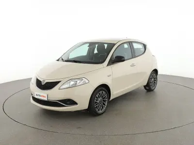 Gebraucht Lancia Ypsilon Gold 95 PS (69 kW) 2016 Weiß Kleinwagen