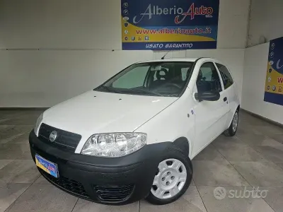 Usata Fiat Punto 60 CV (44 kW) 2004 Bianco Utilitaria