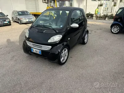 Usata Smart ForTwo Coupé Pure 41 CV (30 kW) 2001 Nero Coupé