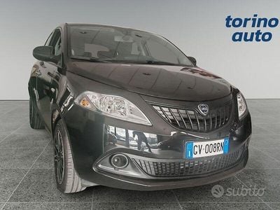 Usata Lancia Ypsilon Gold 69 CV (50 kW) 2024 Grigio Utilitaria