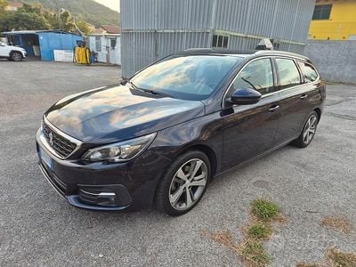 Usata Peugeot 308 131 CV (96 kW) 2019 Blu Station wagon