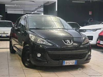 Usata Peugeot 207 73 CV (53 kW) 2010 Nero Berlina