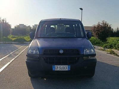 Usata Fiat Doblò Dynamic 105 CV (77 kW) 2005 Blu Monovolume