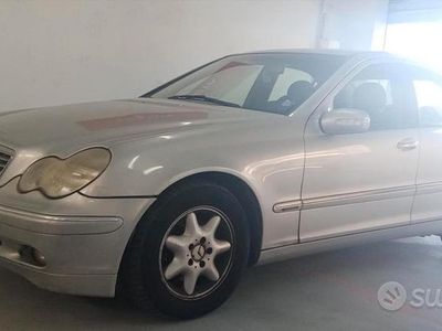 Mercedes C200